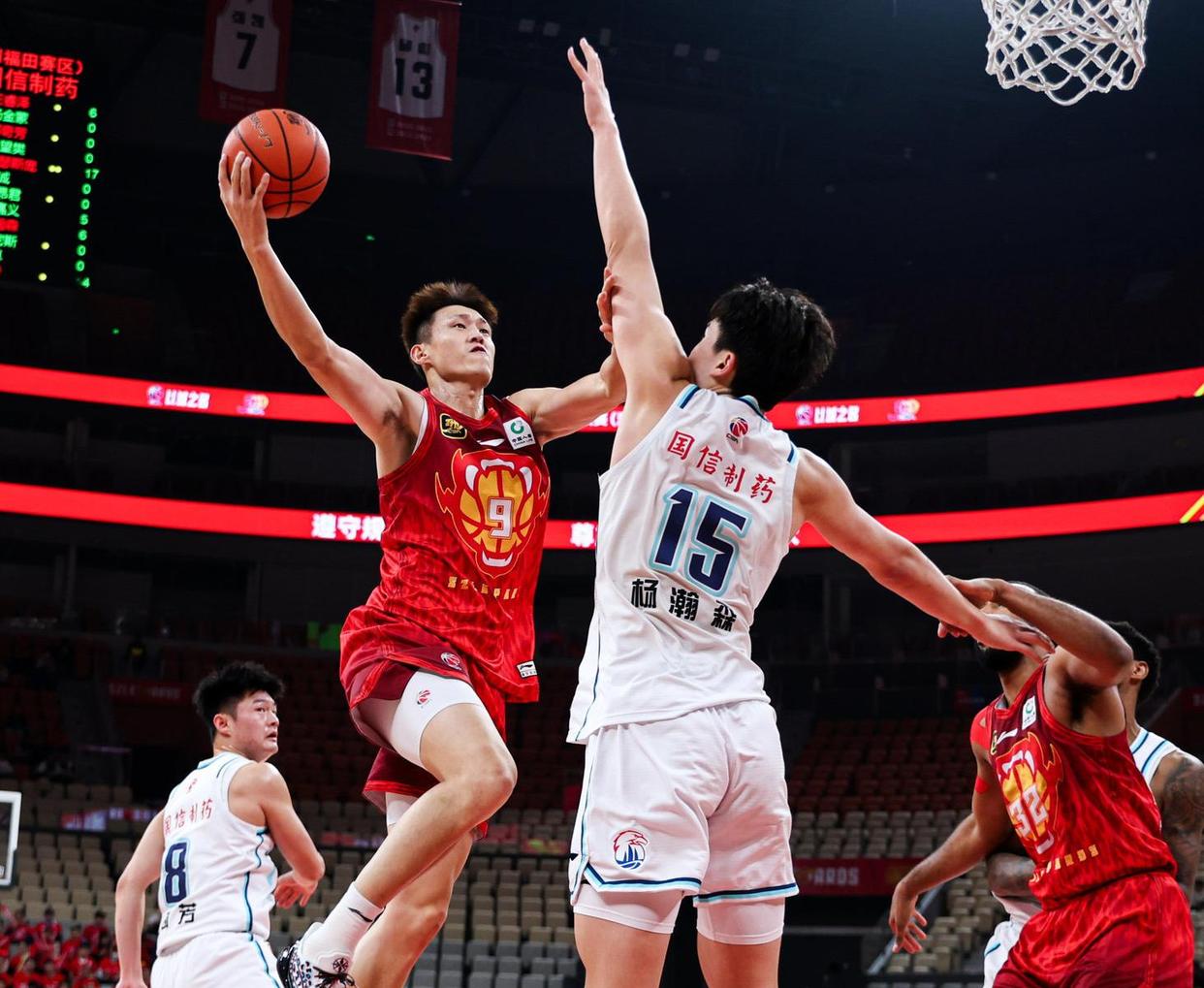 球队凭借实力击败对手，晋级下一轮比赛