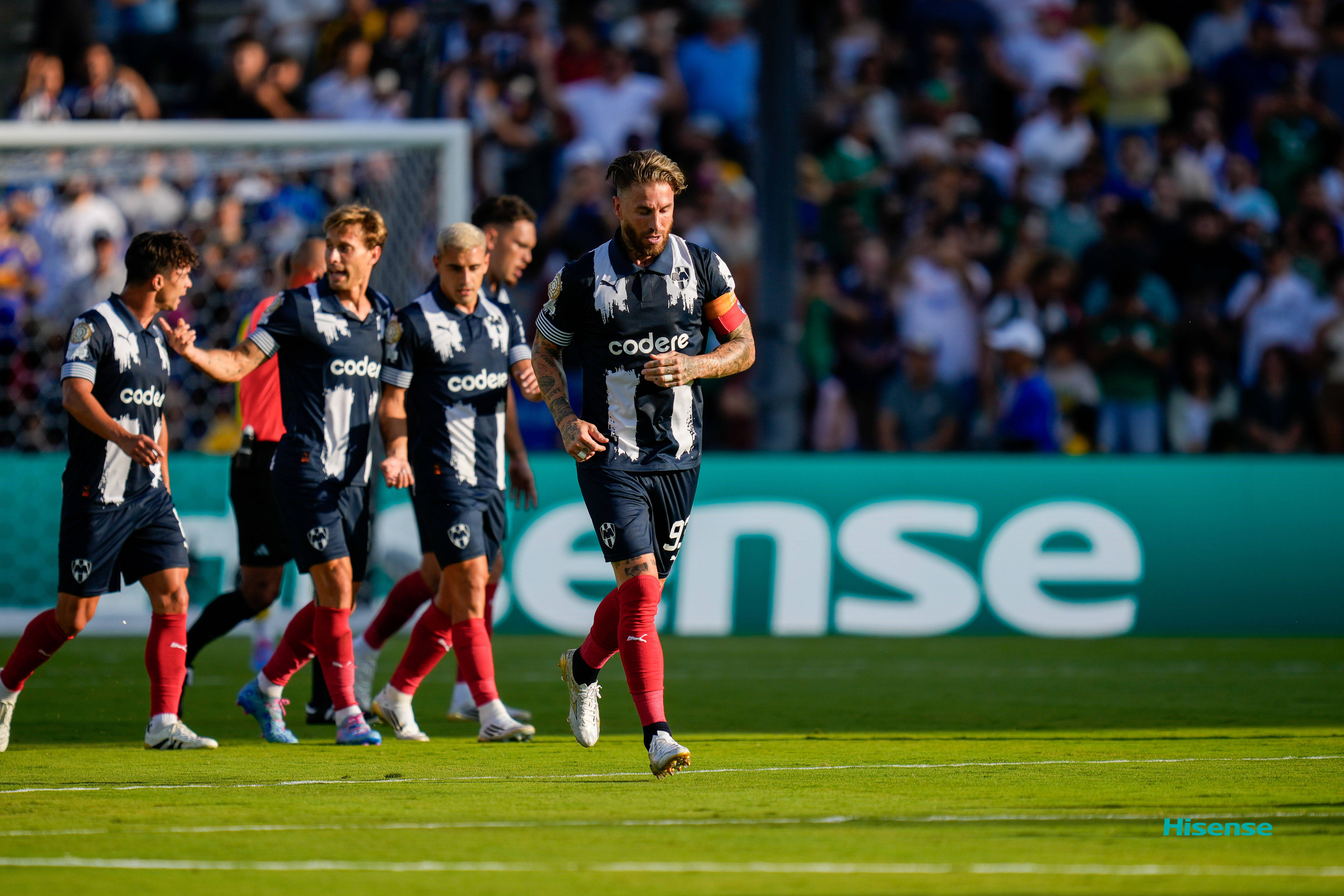 欧洲传统劲旅遭遇挑战，欧预赛攻防跌宕的简单介绍