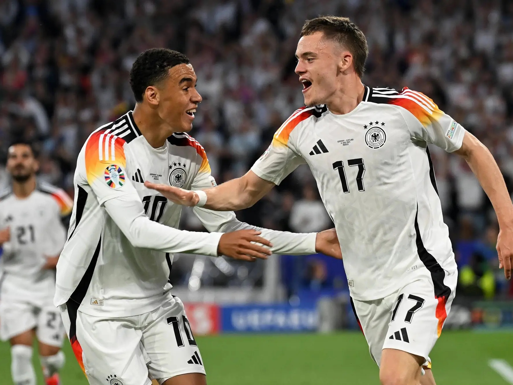 包含较量白热化！欧国联赛场场比赛高潮迭起的词条