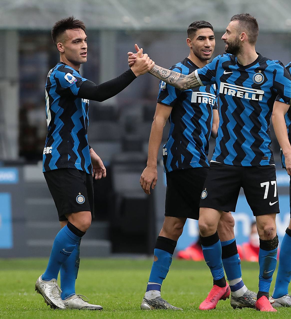 包含那不勒斯狂胜巴勒莫，成功保持不败纪录的词条