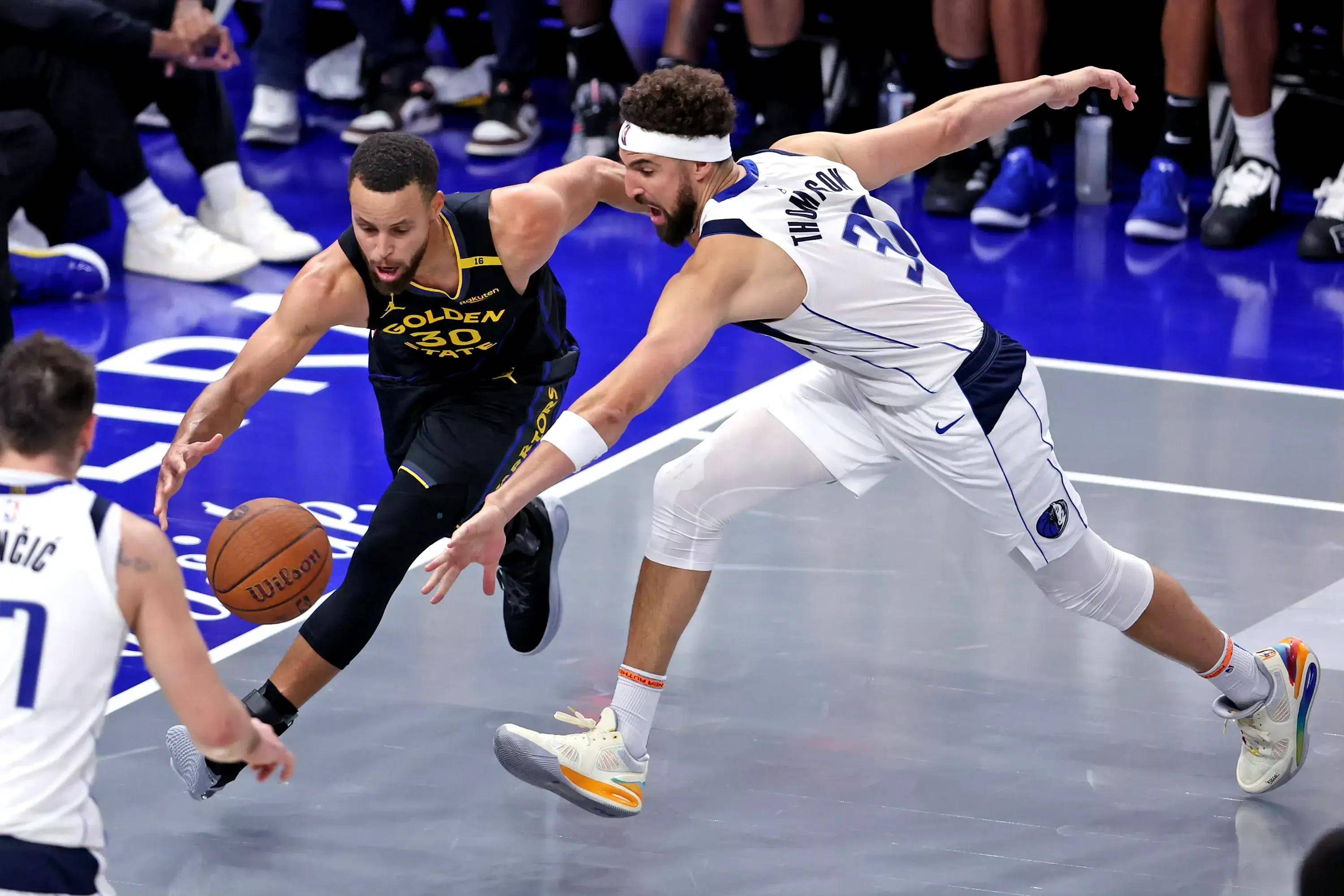 爱游戏亚洲官网-包含爵士逆转独行侠，赢得三连胜的词条