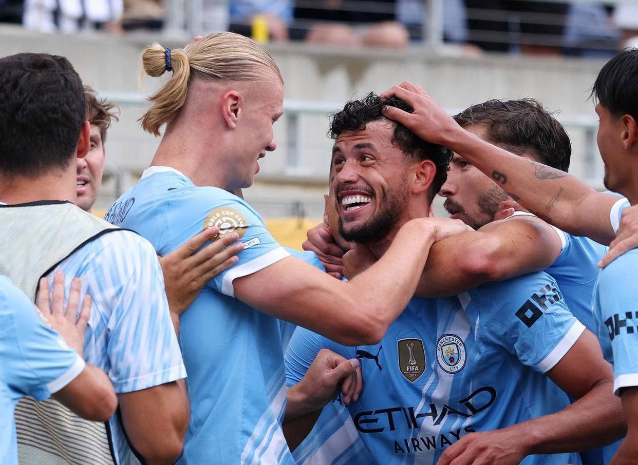 曼城与里昂战平晋级下一轮