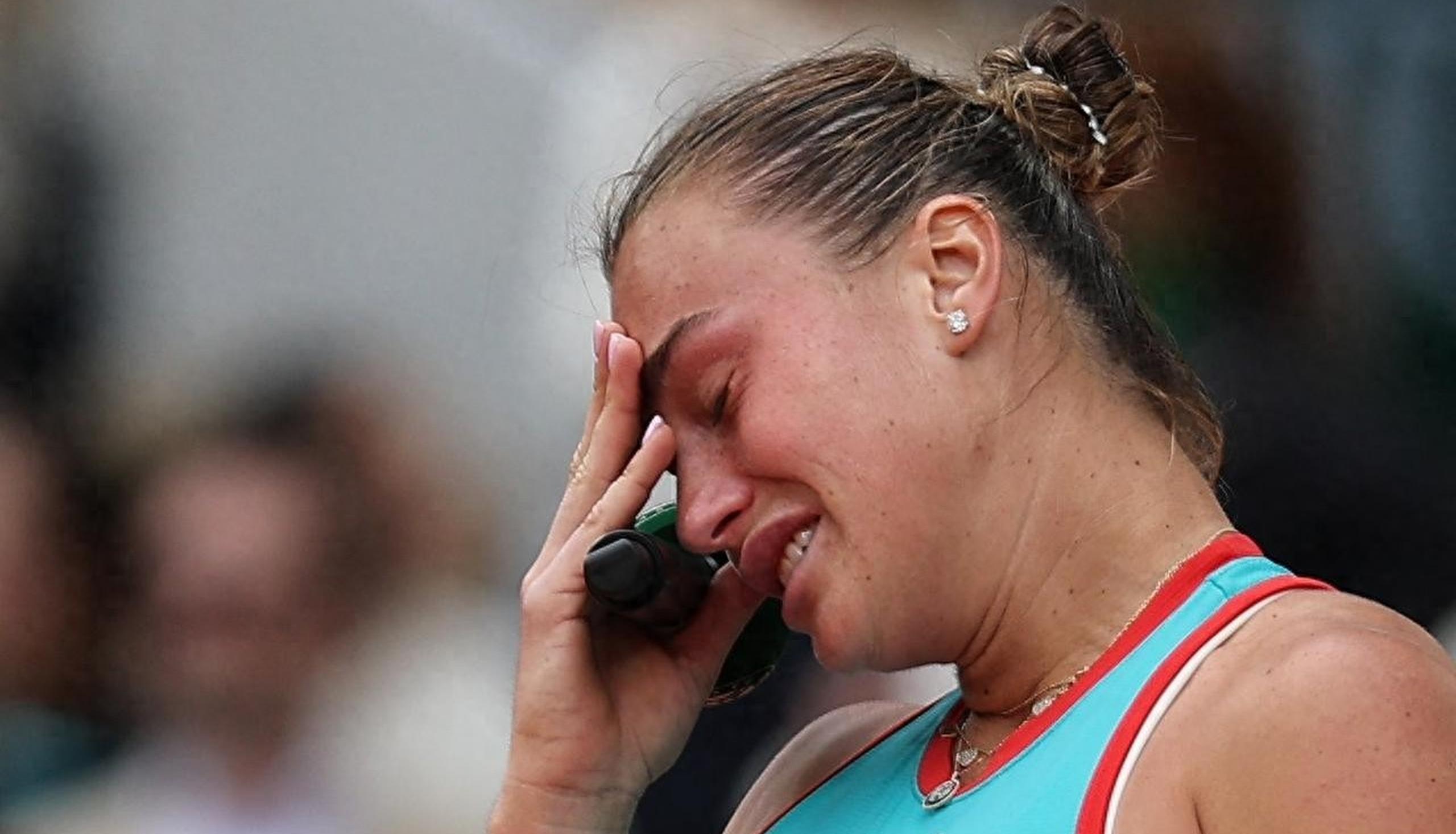 包含巴西女足遭遇连败，困境深重的词条
