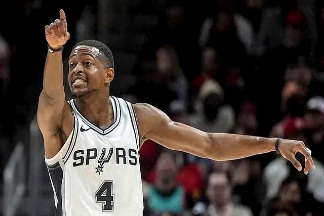 爱游戏体育官网-东北联客场惨败，战绩下滑，迫切需要调整的简单介绍